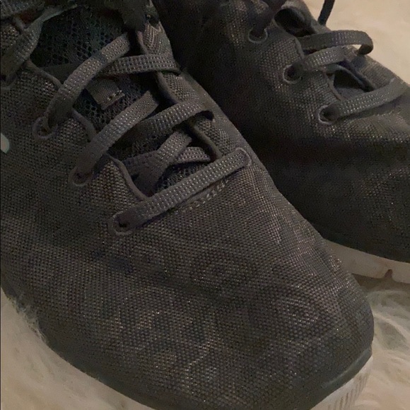 Subtle leopard print, memory foam 👟 - Picture 2 of 5